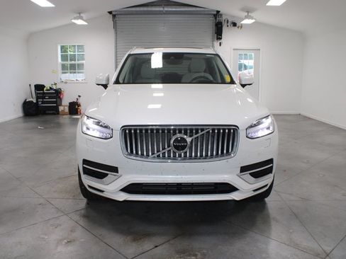 Used 2022 Volvo XC90 T8 Inscription w/ Advanced Package AWD/4WD image 2