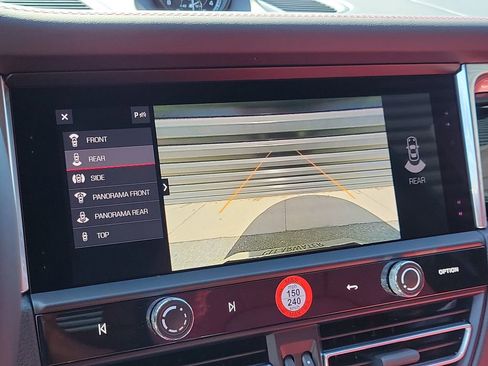 New 2026 Porsche Macan image 32