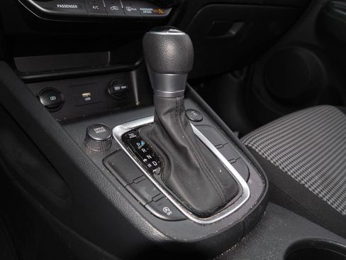 Used 2022 Hyundai Kona SE w/ Cargo Package AWD/4WD image 9