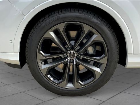 New 2025 Audi Q7 3.0T Prestige image 11