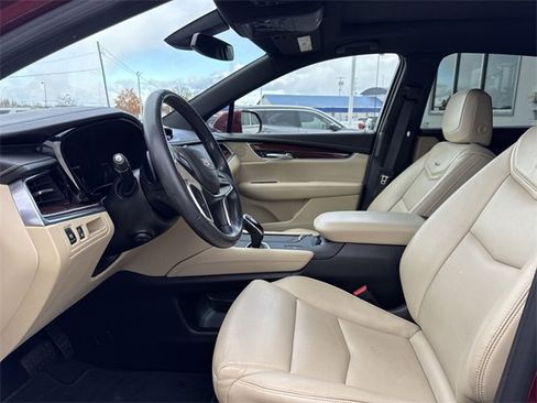 Used 2018 Cadillac XT5 Luxury image 11