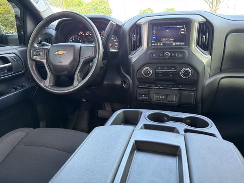 Used 2025 Chevrolet Silverado 2500 Custom w/ Custom Value Package AWD/4WD image 3