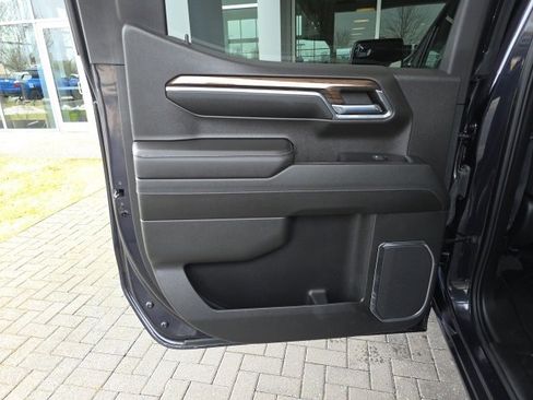 Used 2023 Chevrolet Silverado 1500 LT image 14