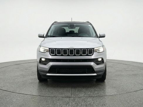 Used 2025 Jeep Compass Limited image 2