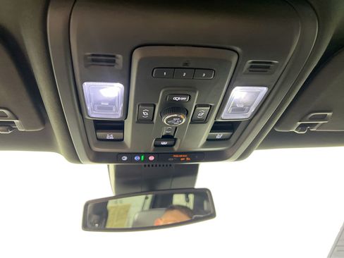Used 2024 GMC Yukon XL Denali AWD/4WD image 21