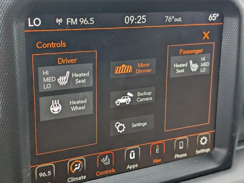 Used 2022 Jeep Wrangler Unlimited Sahara w/ LED Lighting Group AWD/4WD image 11