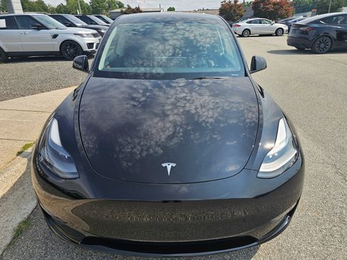 Used 2023 Tesla Model Y Performance AWD/4WD image 9