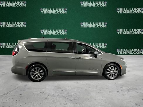 Used 2023 Chrysler Pacifica Pinnacle image 7