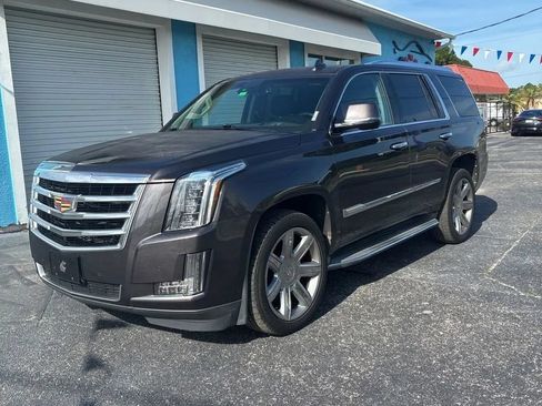 Used 2015 Cadillac Escalade Luxury AWD/4WD image 1