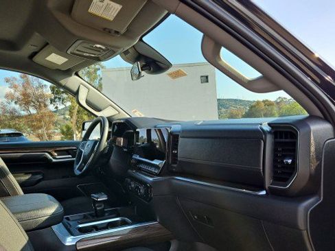 Used 2023 Chevrolet Silverado 1500 LT Trail Boss AWD/4WD image 28