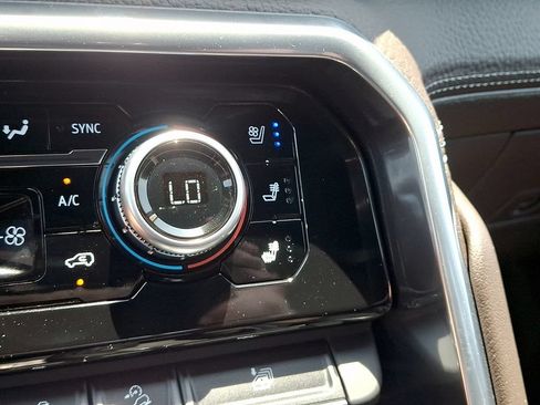 Used 2022 GMC Sierra 1500 Denali AWD/4WD image 25