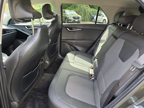 Certified 2025 Kia Niro EX FWD image 10