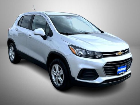 Certified 2019 Chevrolet Trax LS w/ Tint and Cruise Package AWD/4WD image 3