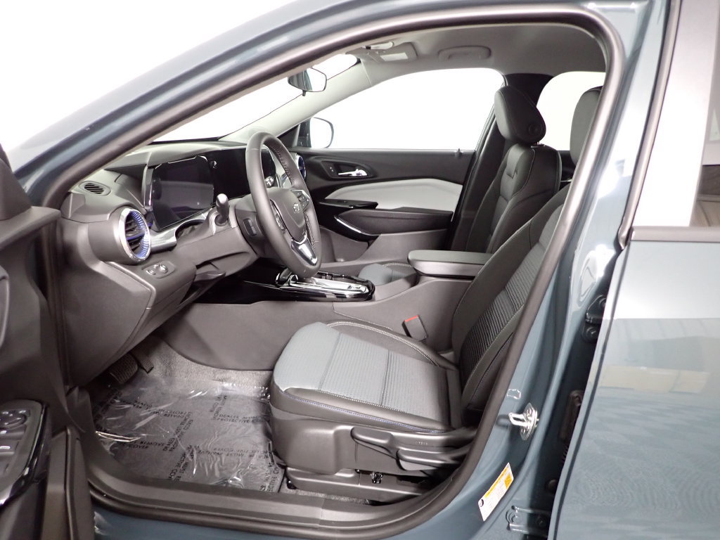 New 2026 Chevrolet Trax LT w/ Midnight Edition FWD image 20