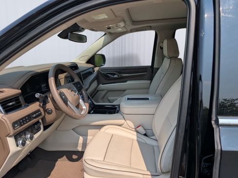 Used 2023 GMC Yukon XL Denali AWD/4WD image 17