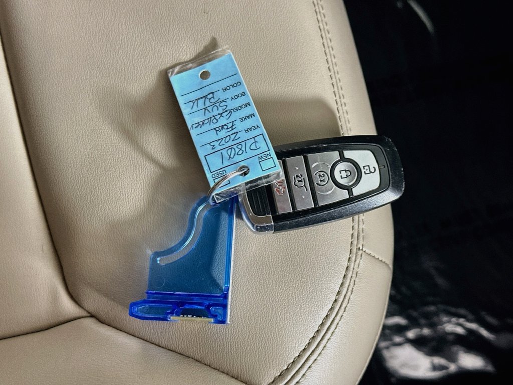 Used 2023 Ford Explorer XLT w/ Equipment Group 202A RWD image 39