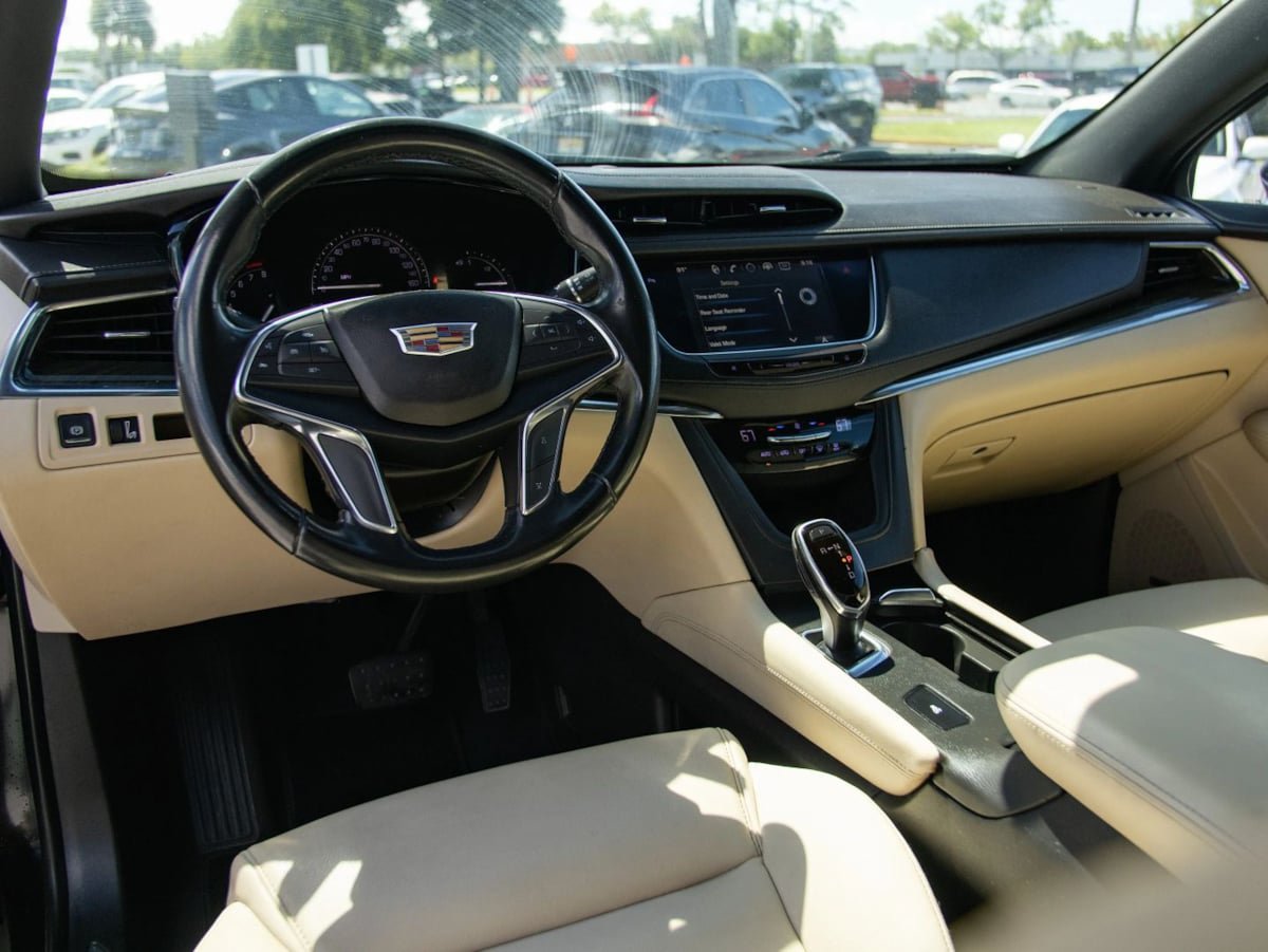 Used 2019 Cadillac XT5 FWD image 17