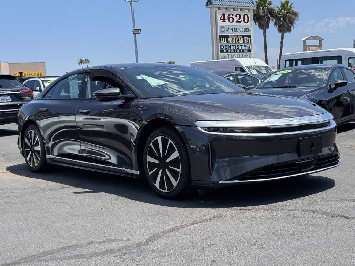 Used 2024 Lucid Air Pure RWD image 5