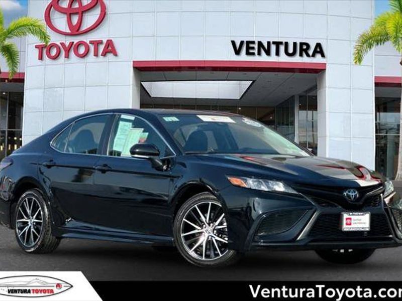 Certified 2024 Toyota Camry SE image 1