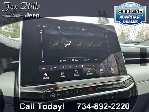 Used 2024 Jeep Compass Limited image 20