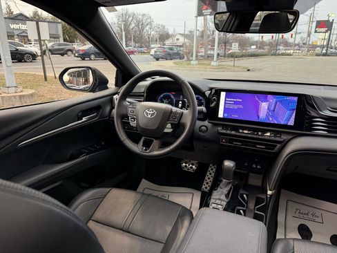 Used 2025 Toyota Camry XSE image 33