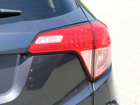 Used 2017 Honda HR-V EX image 7