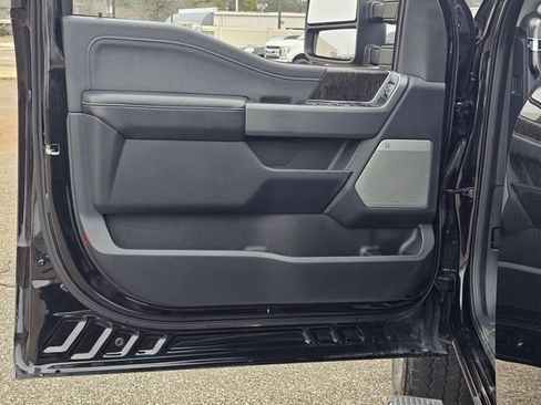 Used 2024 Ford F250 Lariat w/ Lariat Ultimate Package image 15