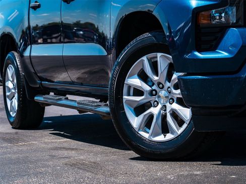 Used 2022 Chevrolet Silverado 1500 Custom RWD image 2