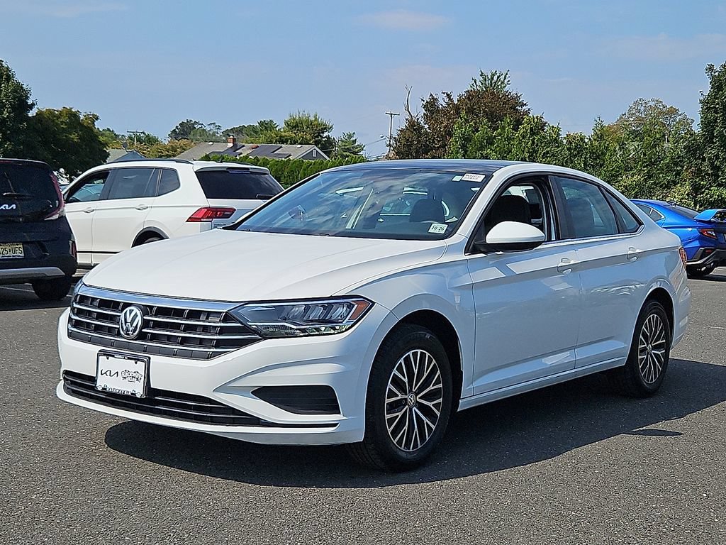 Used 2021 Volkswagen Jetta SE FWD image 3