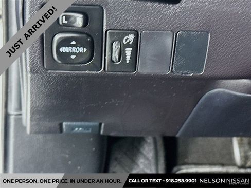 Used 2019 Toyota Corolla LE w/ Carpet Mat Package (TMS) FWD image 10