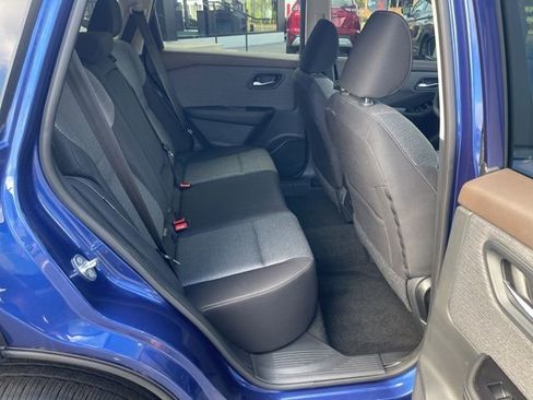 Used 2023 Nissan Rogue SV image 15