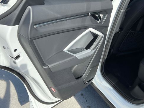 New 2025 Audi Q3 2.0T Premium image 15