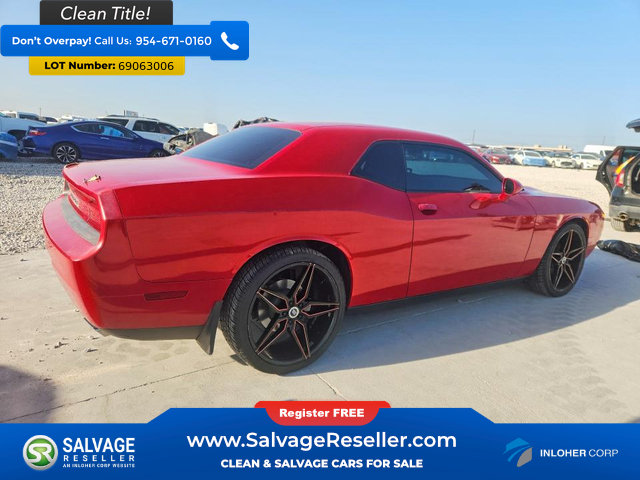 Used 2012 Dodge Challenger SXT RWD image 4