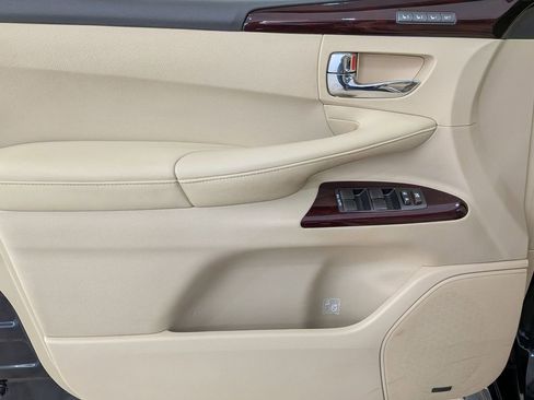 Used 2015 Lexus LX 570 4WD image 16