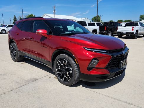 Used 2025 Chevrolet Blazer RS w/ Driver Confidence II Package AWD/4WD image 2