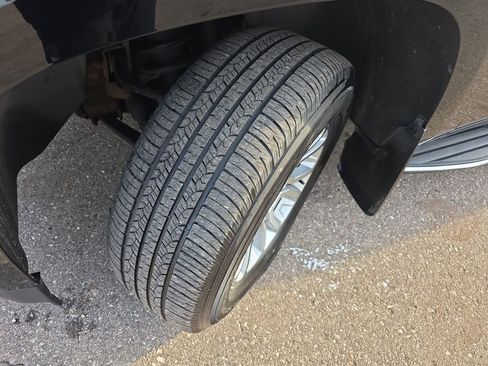 Used 2016 GMC Yukon XL SLT w/ Open Road Package image 37