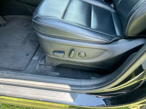 Used 2025 Kia Telluride S FWD image 14