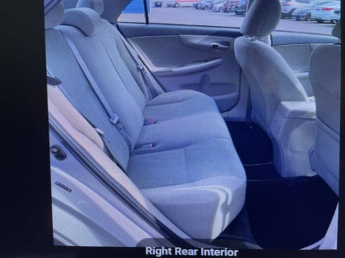 Used 2011 Toyota Corolla LE image 4