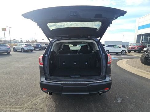 Used 2024 Subaru Ascent Onyx Edition image 7