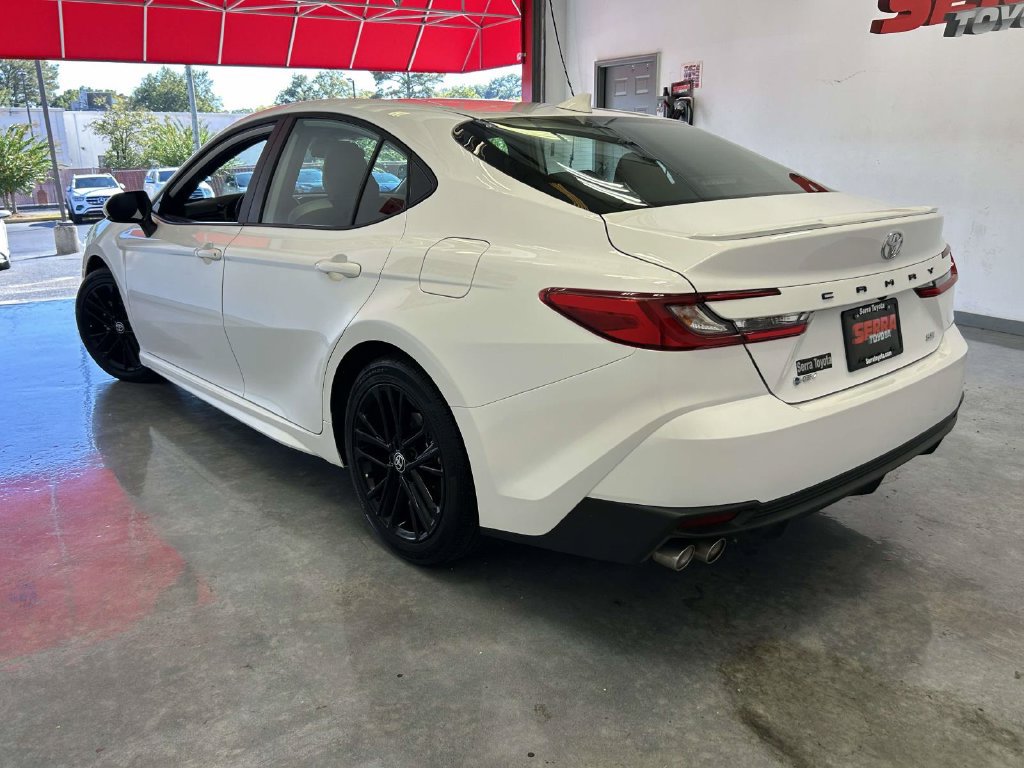 Used 2026 Toyota Camry SE FWD image 5