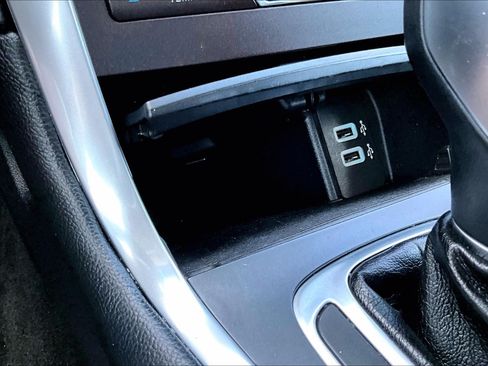 Used 2018 Ford Edge Titanium FWD image 23