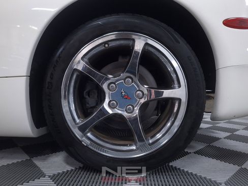 Used 2001 Chevrolet Corvette Convertible w/ Preferred Equipment Group2 RWD image 65