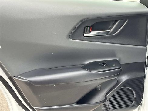 Used 2025 Toyota Prius XLE image 20