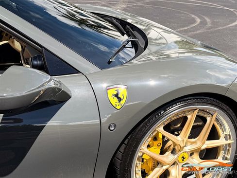 Used 2022 Ferrari F8 Tributo RWD image 63