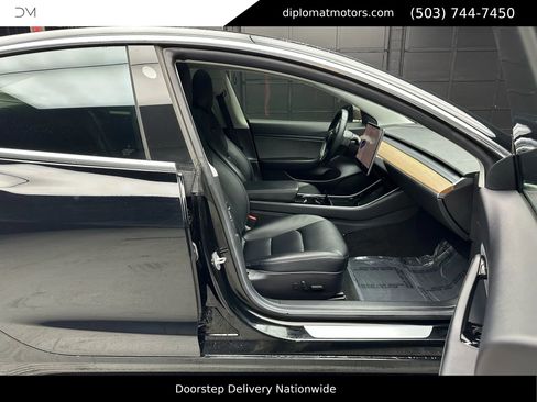 Used 2019 Tesla Model 3 Standard Range Plus image 16