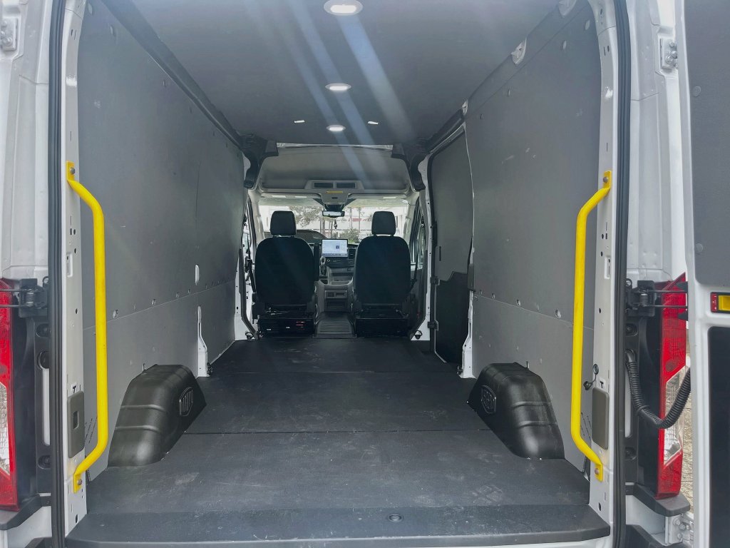 Used 2026 Ford Transit 250 148 Medium Roof Extended AWD image 23