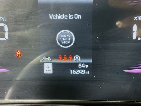 Used 2024 Kia Sportage EX image 19