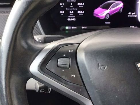 Used 2018 Tesla Model X 75D image 23