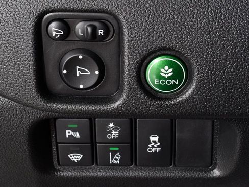 Used 2025 Honda Passport TrailSport image 31