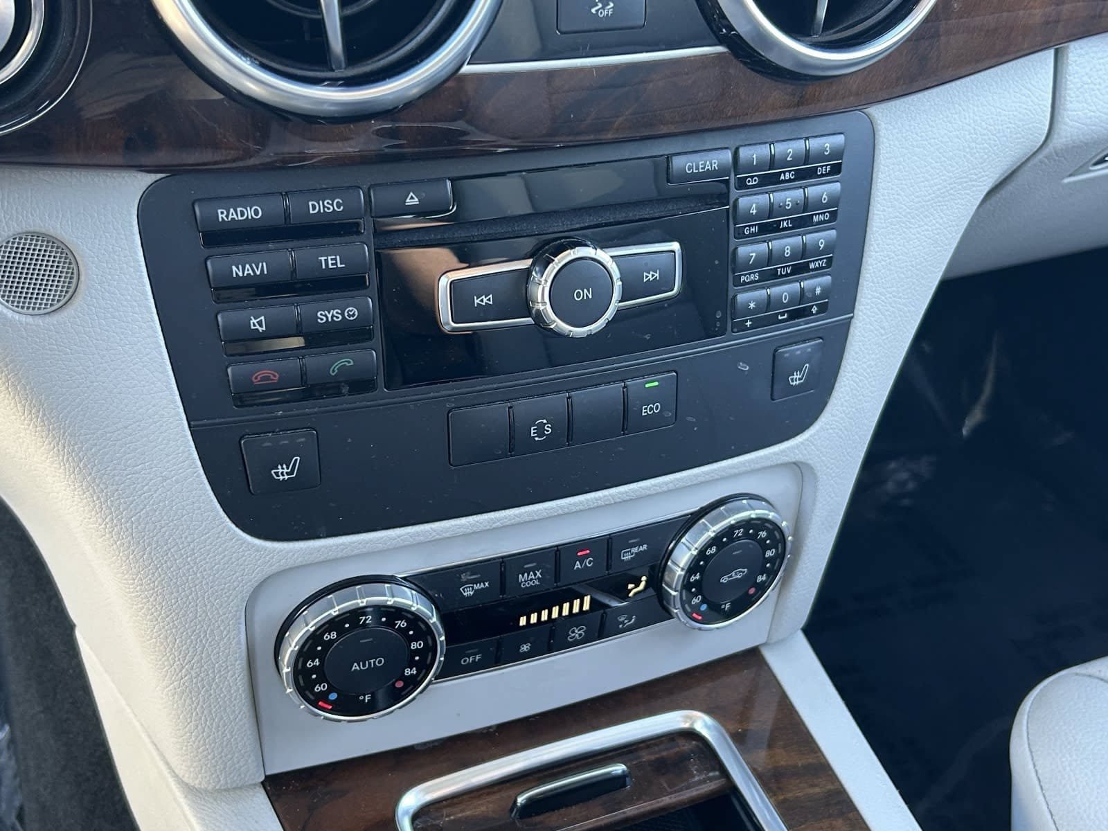 Used 2015 Mercedes-Benz GLK 350 2WD image 32